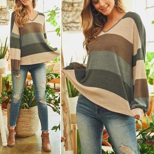 RIBBED STRIPES V-NECK PUFF SLEEVES TOP